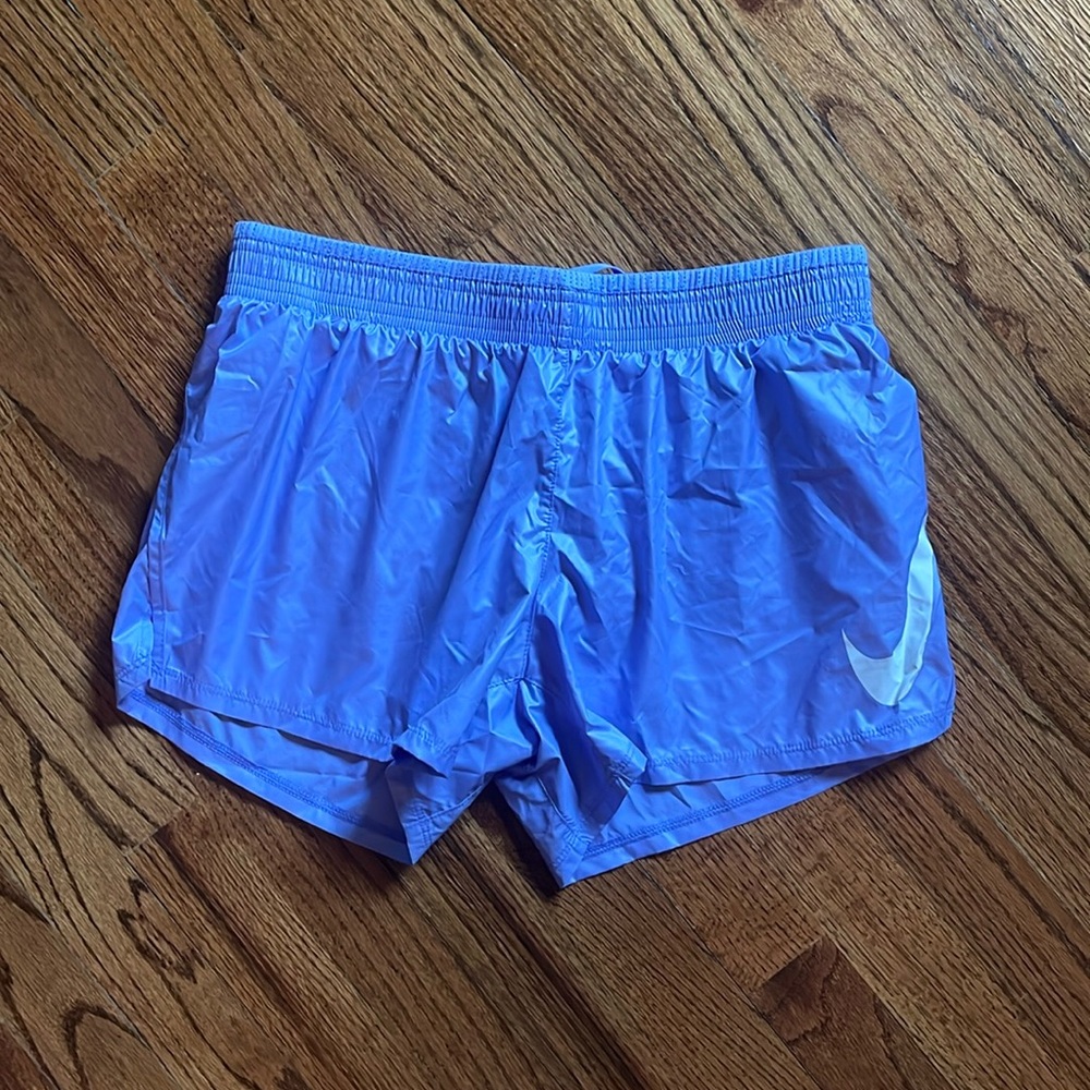 Women’s Nike shorts with adjustable waist band